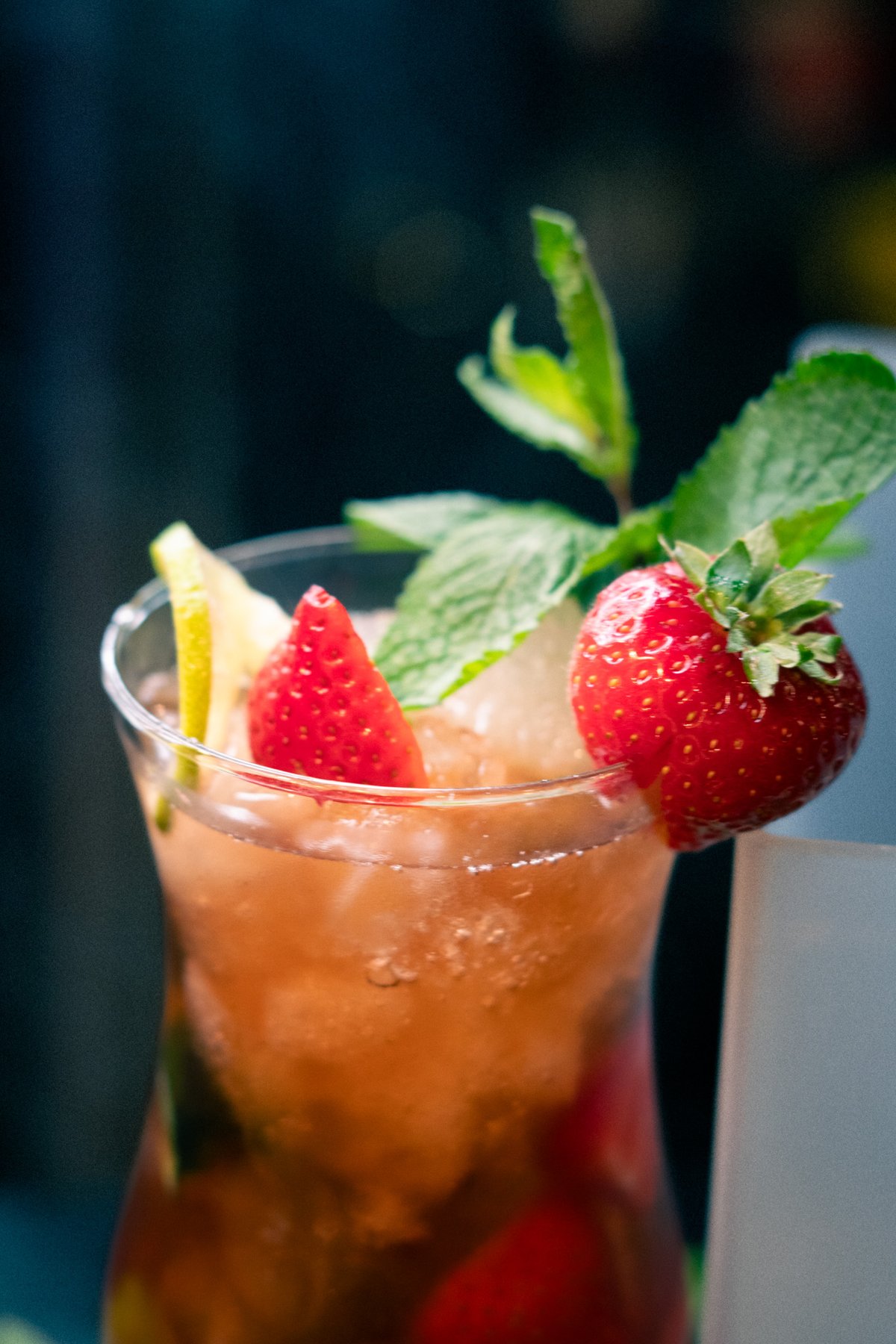 Erdbeer-Cocktail mit Minze